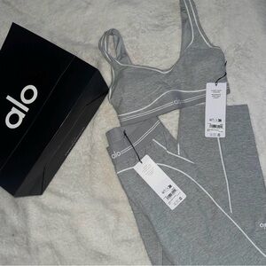 ALO Yoga Women's Light Gray Yoga Set